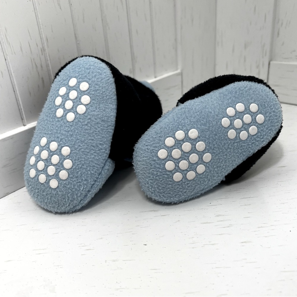 Luvable Friends hook & loop closure slipper socks with grippies -BLUE -12/18mo - Picture 7 of 9